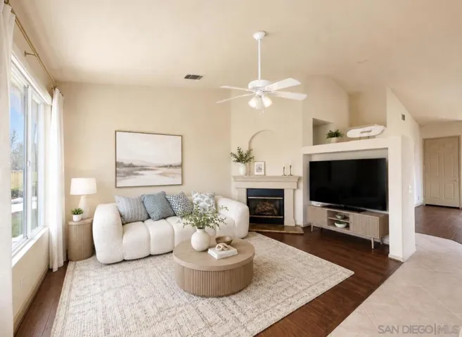 1992 Ridge Way Glen, Escondido, California 92029