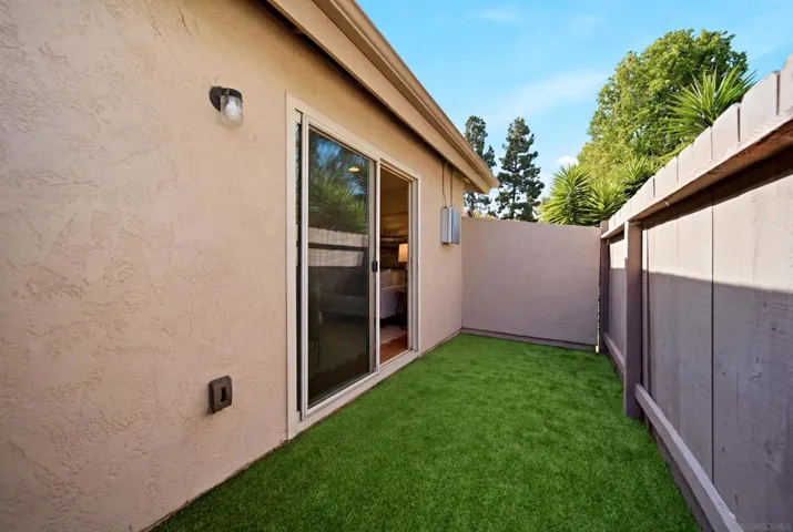 7828 Camino Raposa, San Diego, California 92122