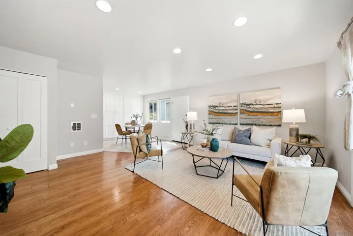 7828 Camino Raposa, San Diego, California 92122