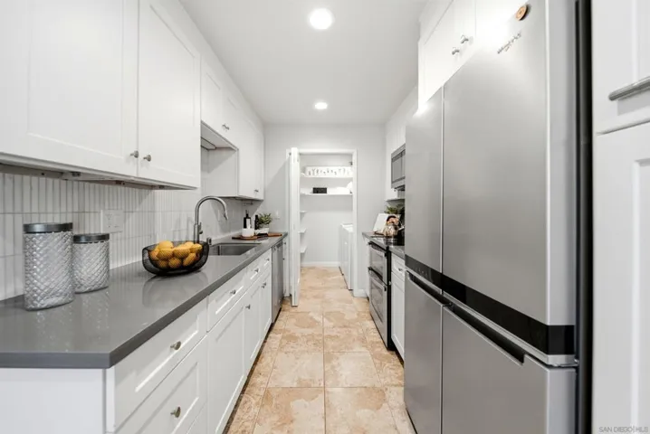 7828 Camino Raposa, San Diego, California 92122
