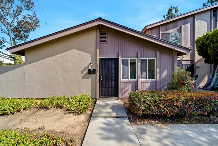 7828 Camino Raposa, San Diego, California 92122