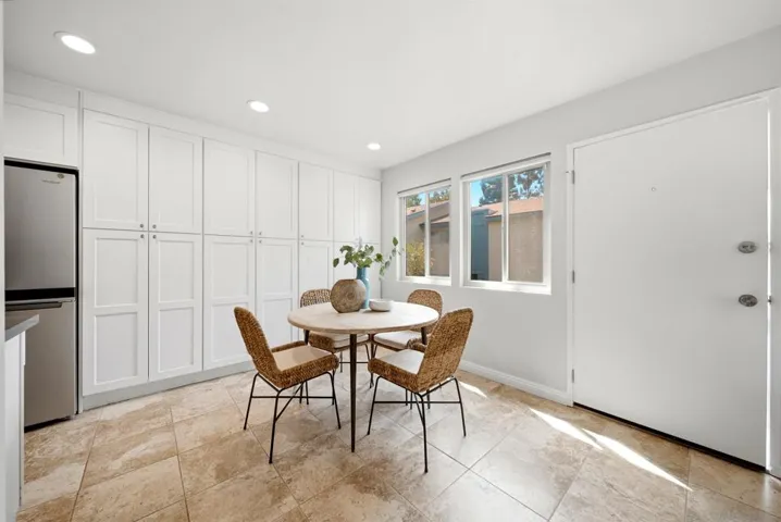 7828 Camino Raposa, San Diego, California 92122