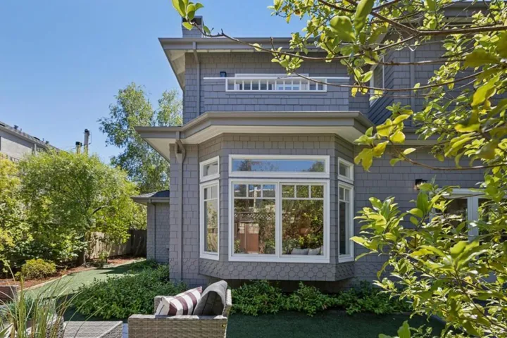 1270 University Drive, Menlo Park, California 94025