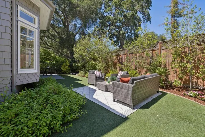 1270 University Drive, Menlo Park, California 94025