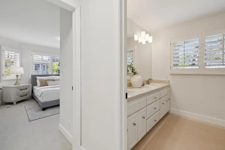 1270 University Drive, Menlo Park, California 94025