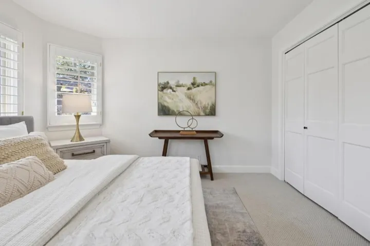 1270 University Drive, Menlo Park, California 94025