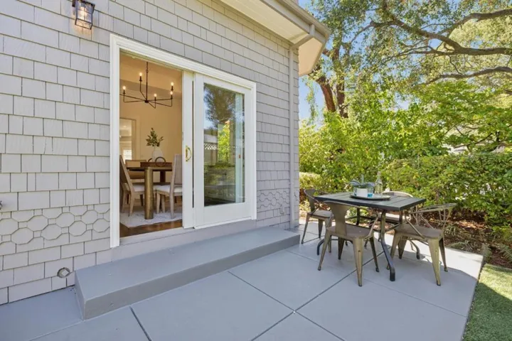 1270 University Drive, Menlo Park, California 94025