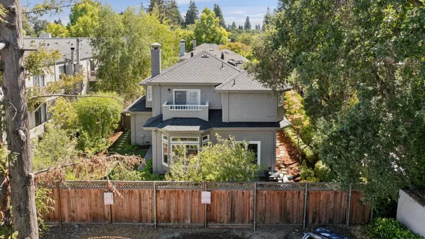 1270 University Drive, Menlo Park, California 94025