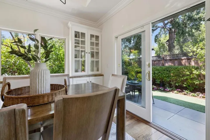 1270 University Drive, Menlo Park, California 94025