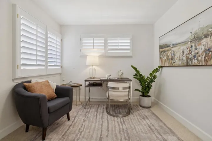 1270 University Drive, Menlo Park, California 94025