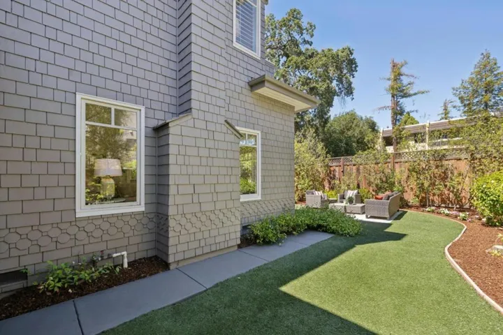 1270 University Drive, Menlo Park, California 94025