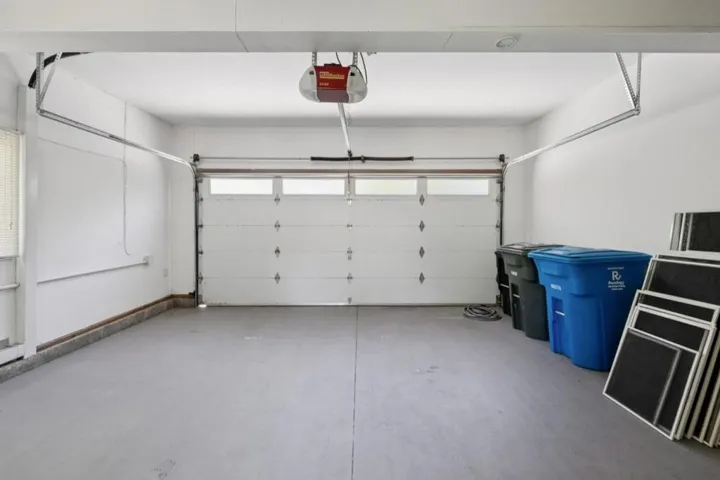 1270 University Drive, Menlo Park, California 94025