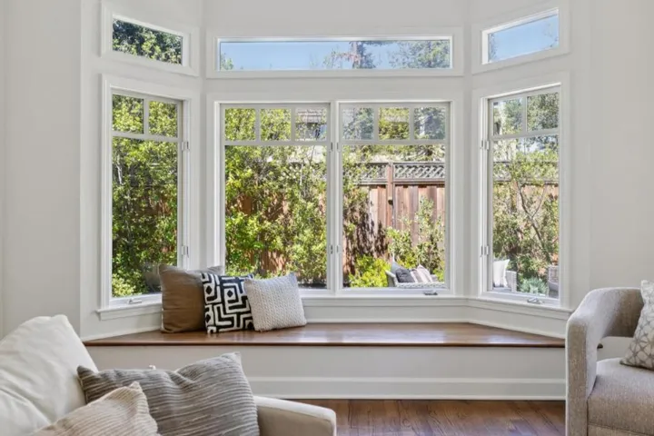1270 University Drive, Menlo Park, California 94025