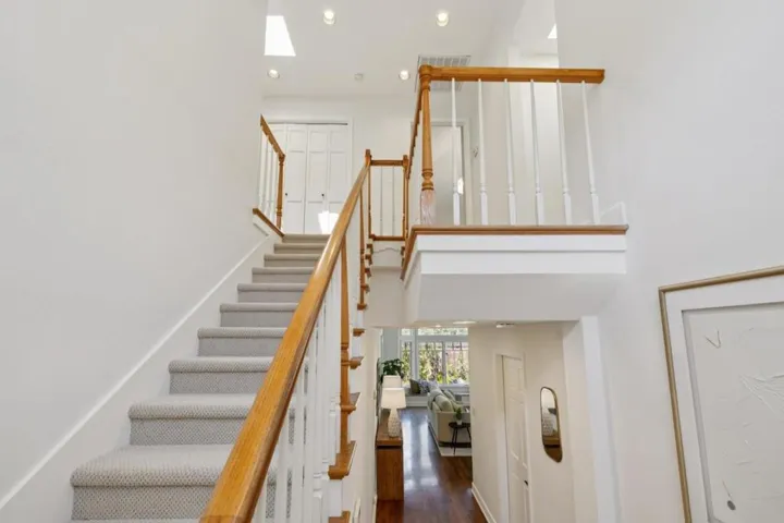 1270 University Drive, Menlo Park, California 94025