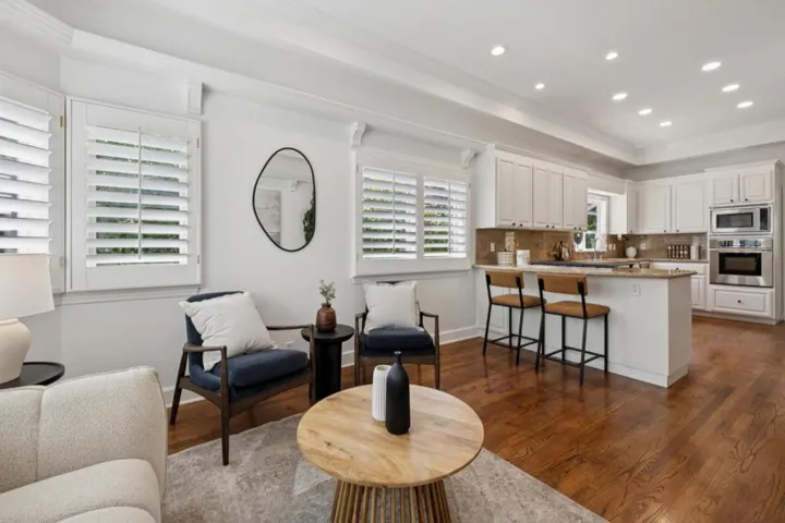 1270 University Drive, Menlo Park, California 94025