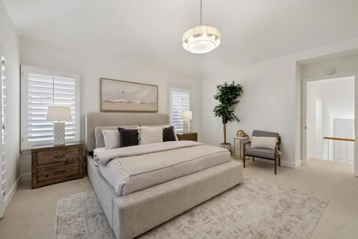 1270 University Drive, Menlo Park, California 94025