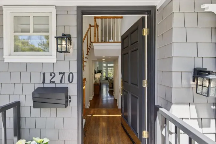 1270 University Drive, Menlo Park, California 94025