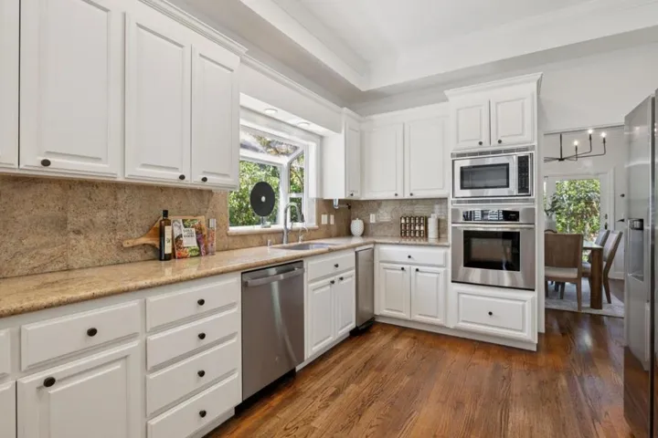1270 University Drive, Menlo Park, California 94025