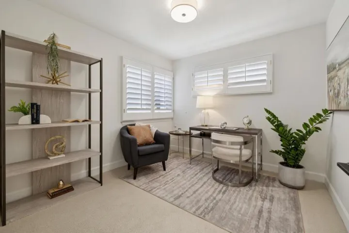1270 University Drive, Menlo Park, California 94025