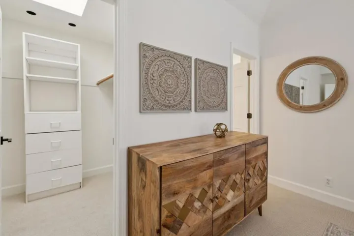 1270 University Drive, Menlo Park, California 94025