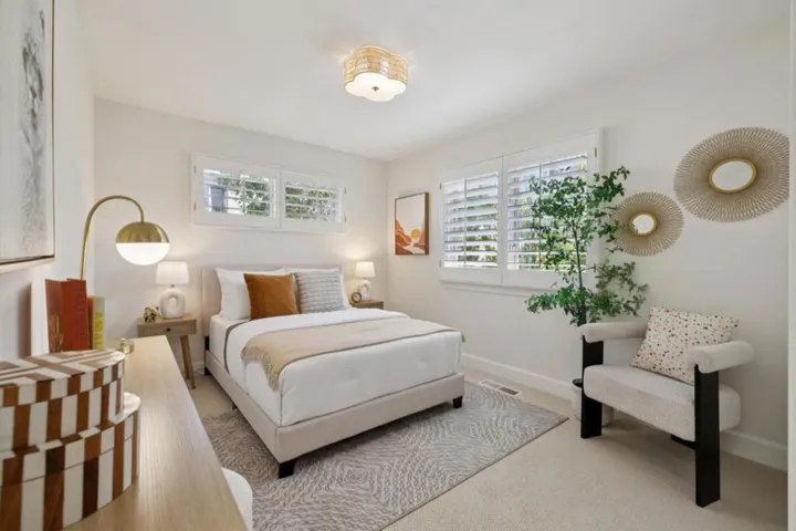1270 University Drive, Menlo Park, California 94025