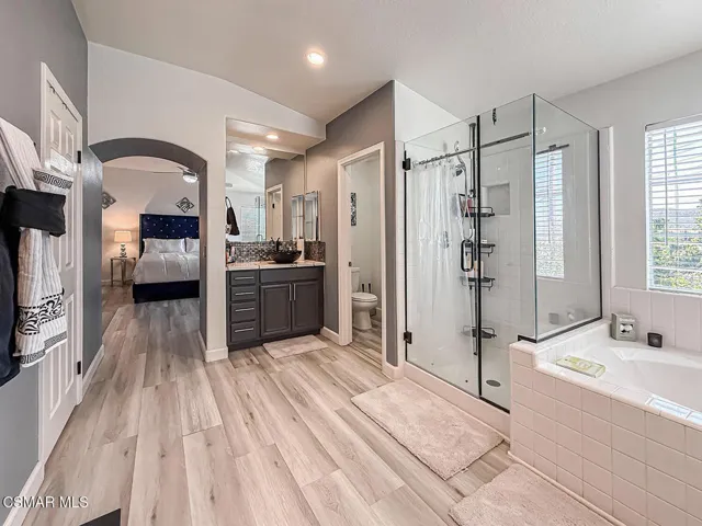 mPrimary Bedroom Suite7