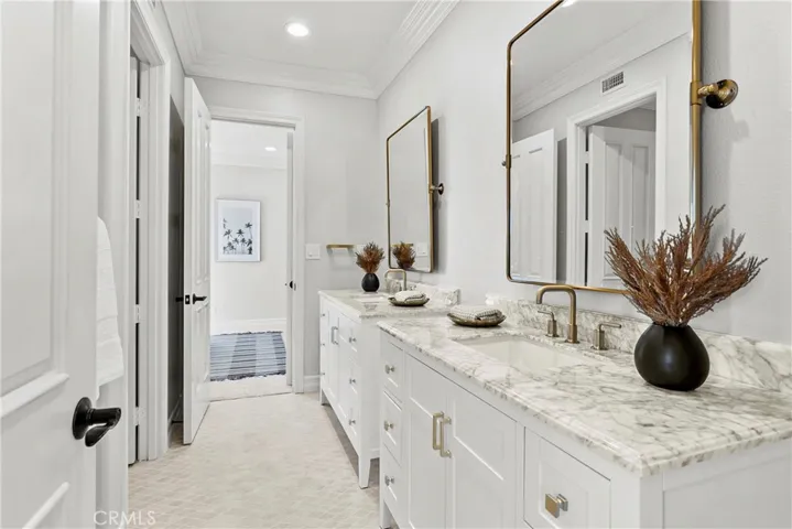 7 Kent Court, Ladera Ranch, California 92694
