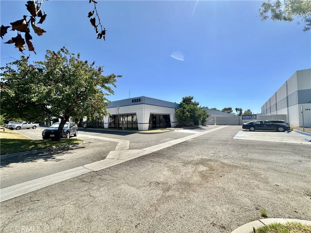 6925 Aragon Cir