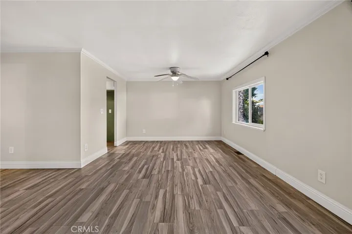 Loooking into the dining room
