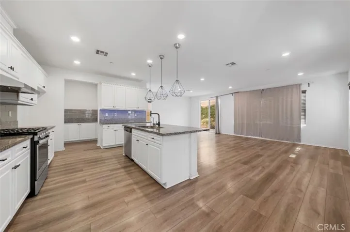 1152 N Tribune Privado, Ontario, California 91764