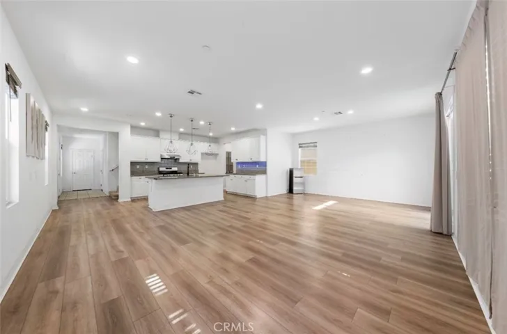1152 N Tribune Privado, Ontario, California 91764