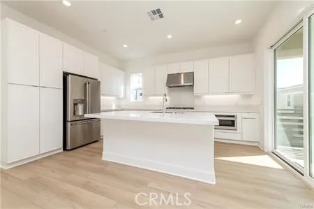 108 Tiffin, Irvine, California 92618