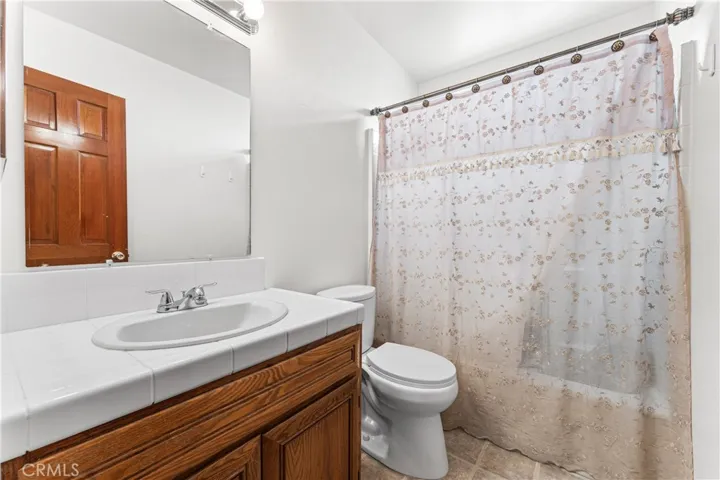 33535 170th E, Llano, California 93544