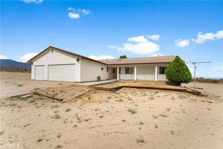 33535 170th E, Llano, California 93544