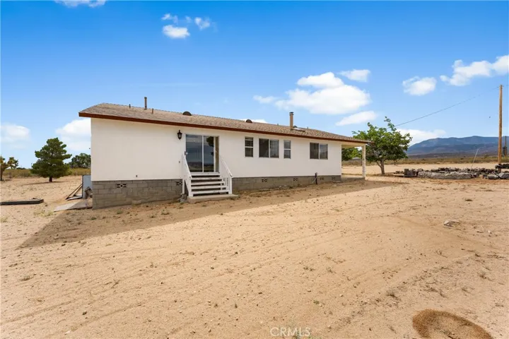 33535 170th E, Llano, California 93544
