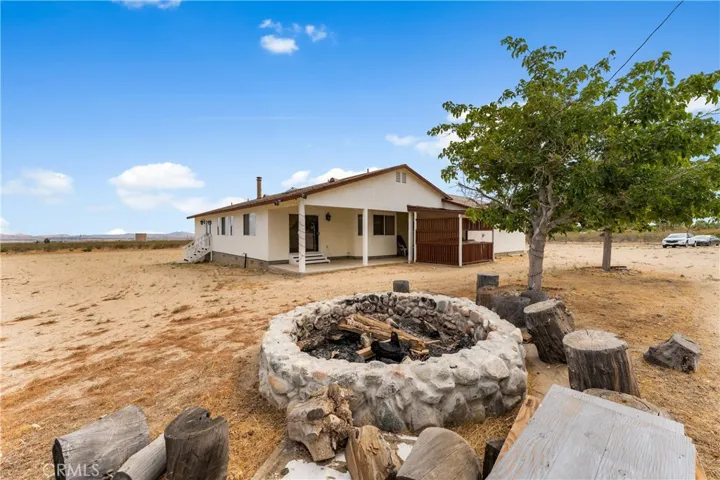 33535 170th E, Llano, California 93544