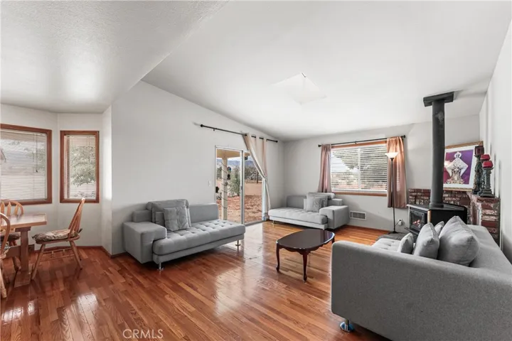 33535 170th E, Llano, California 93544