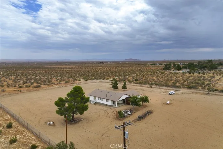 33535 170th E, Llano, California 93544