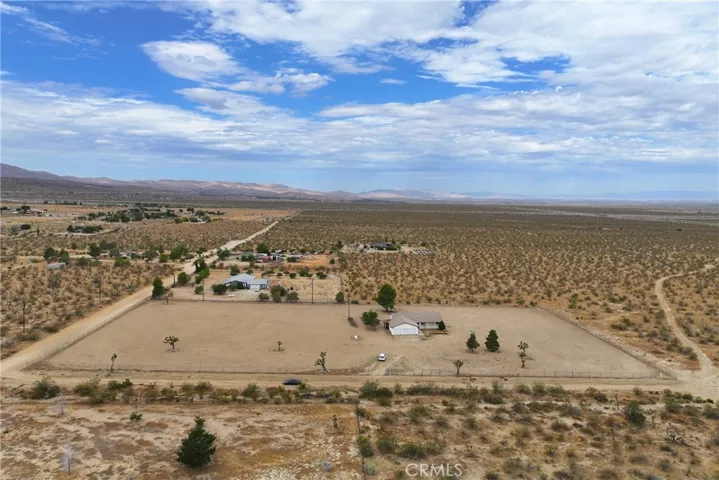 33535 170th E, Llano, California 93544