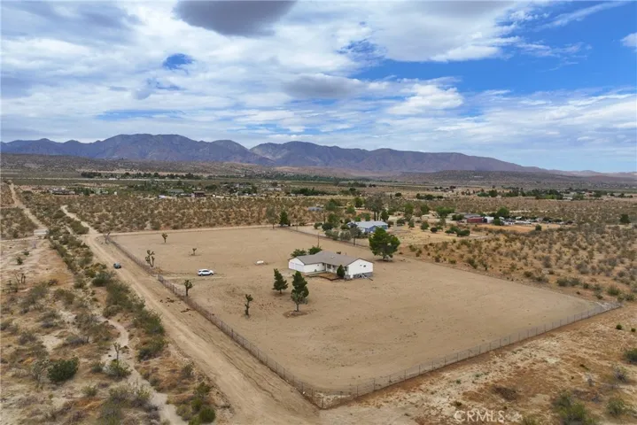 33535 170th E, Llano, California 93544