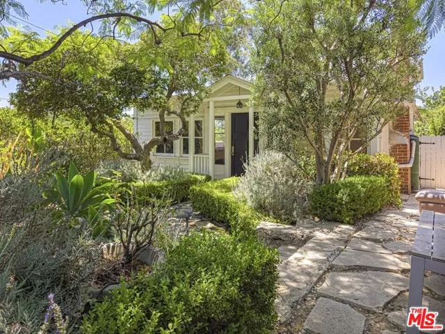 1616 Cerro Gordo Street, Los Angeles, California 90026