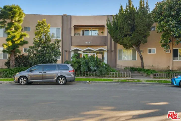 15540 Moorpark Street 7, Encino, California 91436