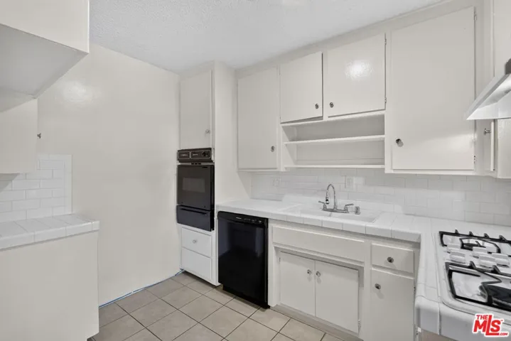 15540 Moorpark Street 7, Encino, California 91436