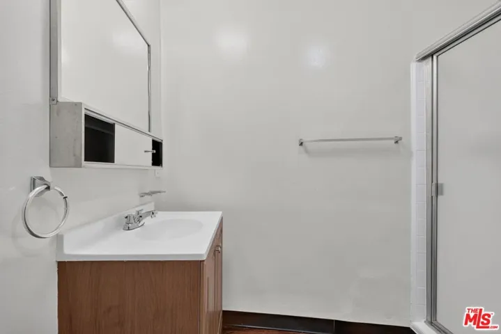 15540 Moorpark Street 7, Encino, California 91436
