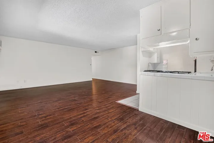 15540 Moorpark Street 7, Encino, California 91436