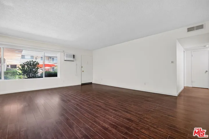 15540 Moorpark Street 7, Encino, California 91436