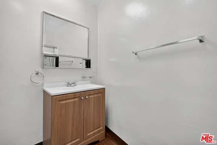 15540 Moorpark Street 7, Encino, California 91436