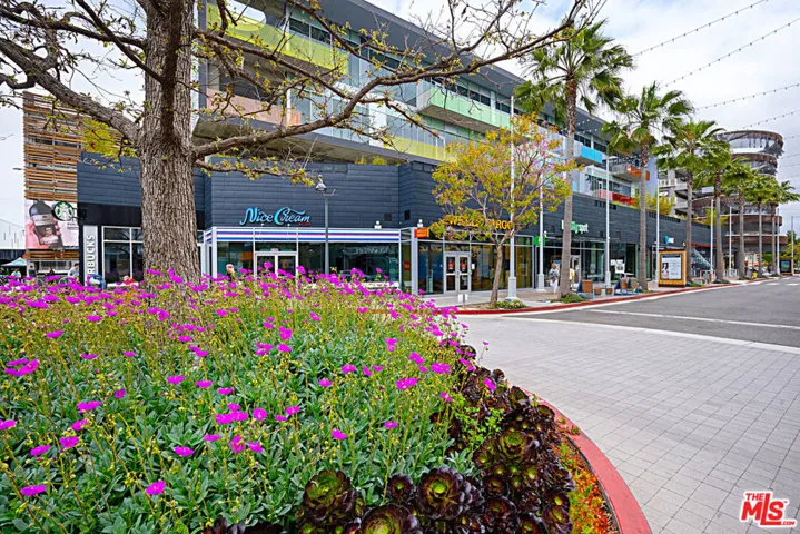 6400 Crescent Parkway 217, Playa Vista, California 90094