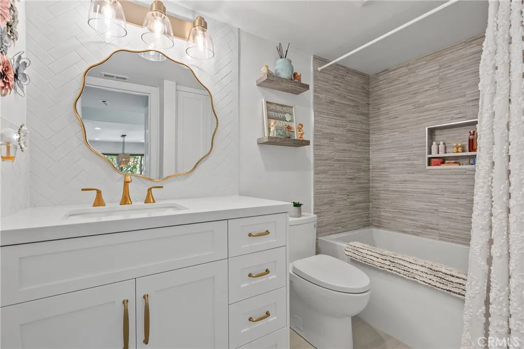 secondary bath is amazing