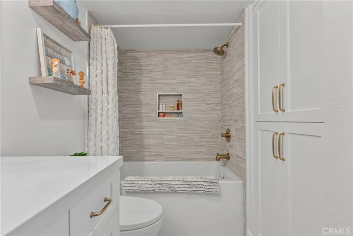 secondary bath